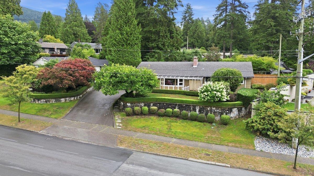 mls:R3150616 Property Address: 3250 DELBROOK AVENUE, North Vancouver BC V7N 3Y5