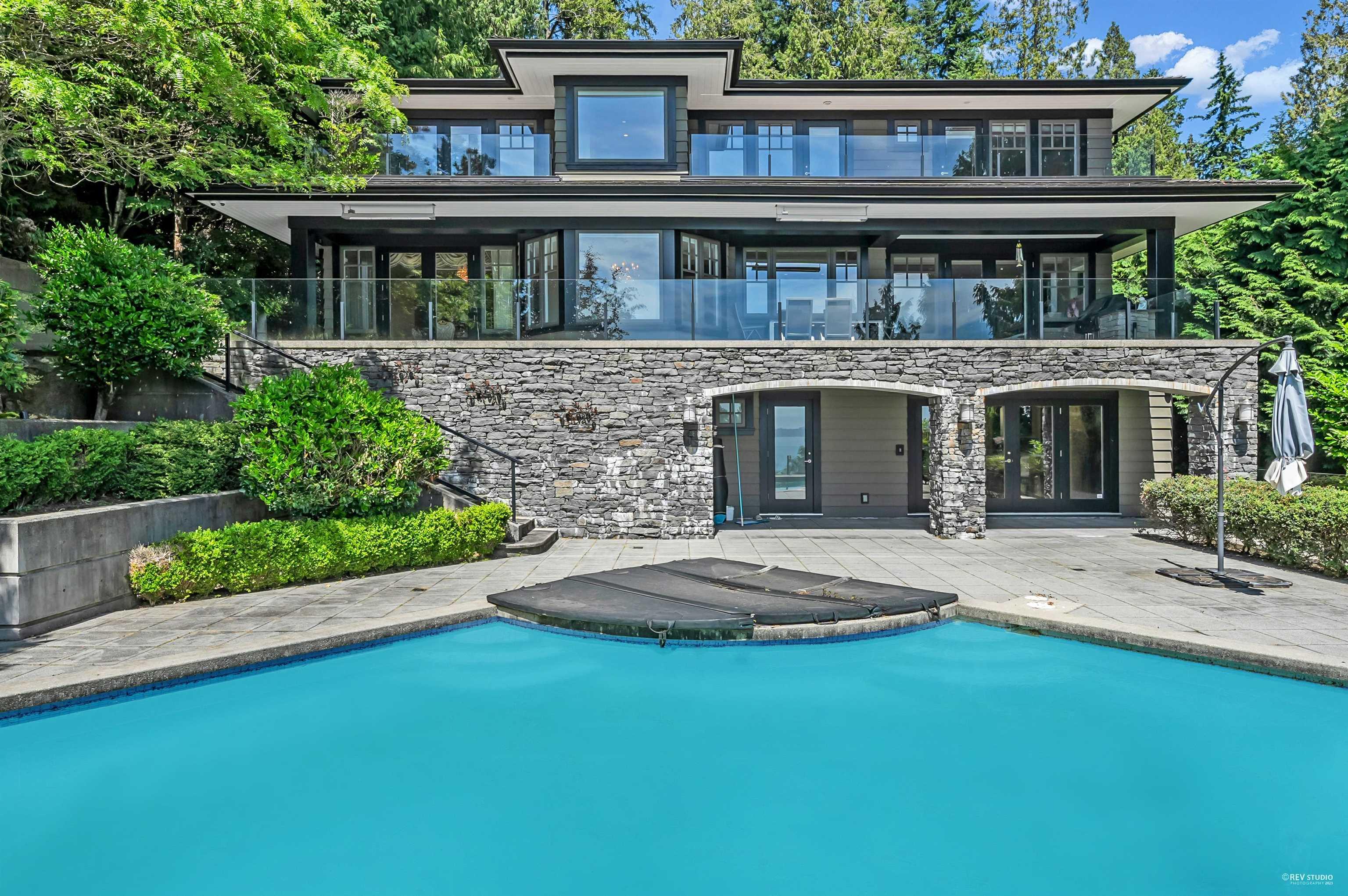 mls:R3152679 Property Address: 4668 CLOVELLY WALK, West Vancouver BC V7W 1H5