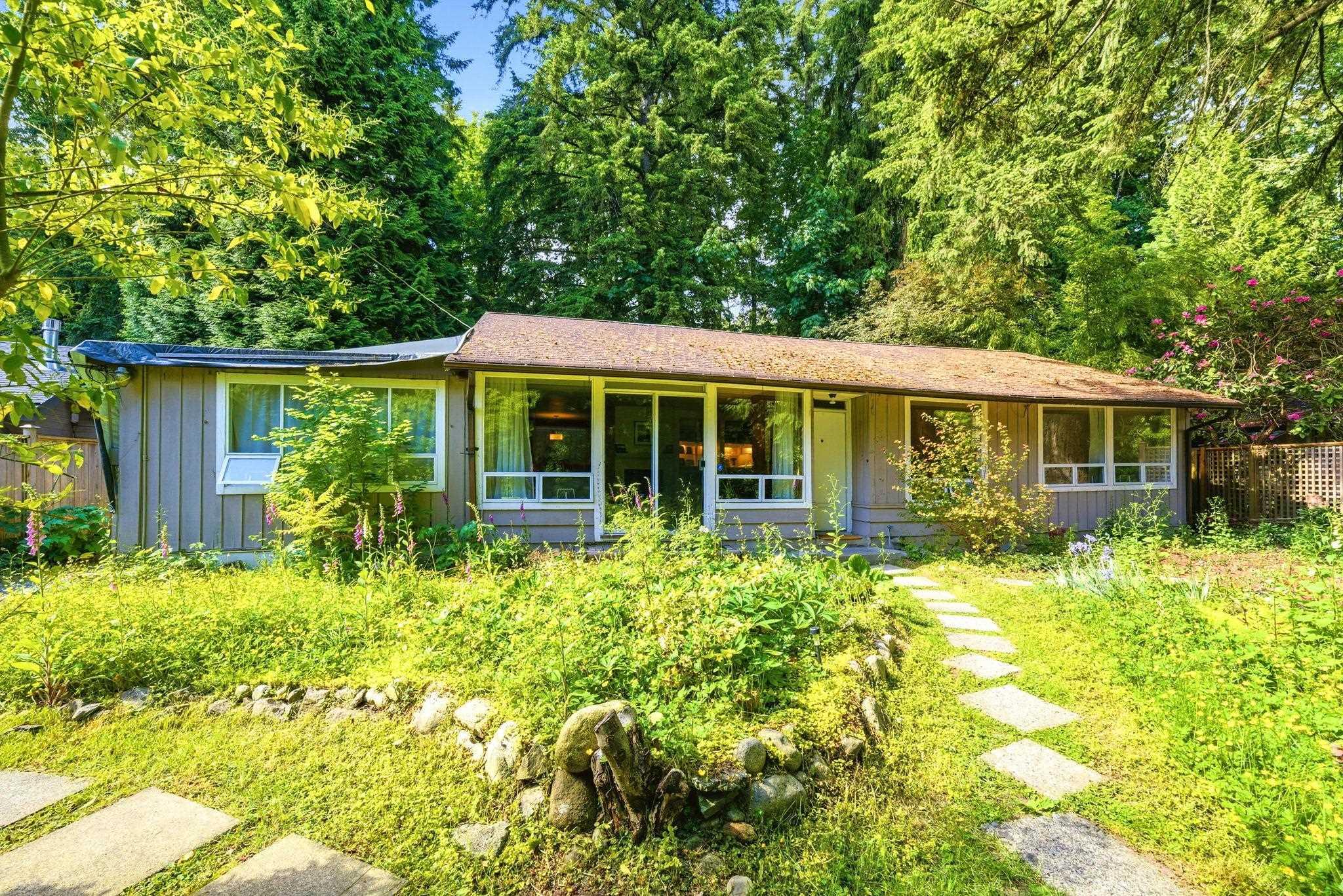 mls:R3152776 Property Address: 1463 AVONLYNN CRESCENT, North Vancouver BC V7J 2V2