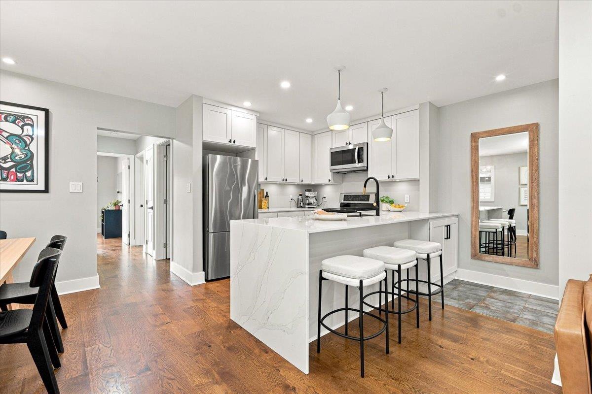 mls:R3154056 Property Address: 223 W 19TH STREET, North Vancouver BC V7M 1X6