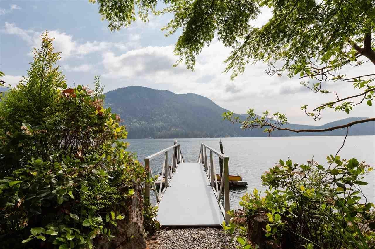 mls:R3154444 Property Address: 330 SASAMAT LANE, North Vancouver BC V7G 2S4