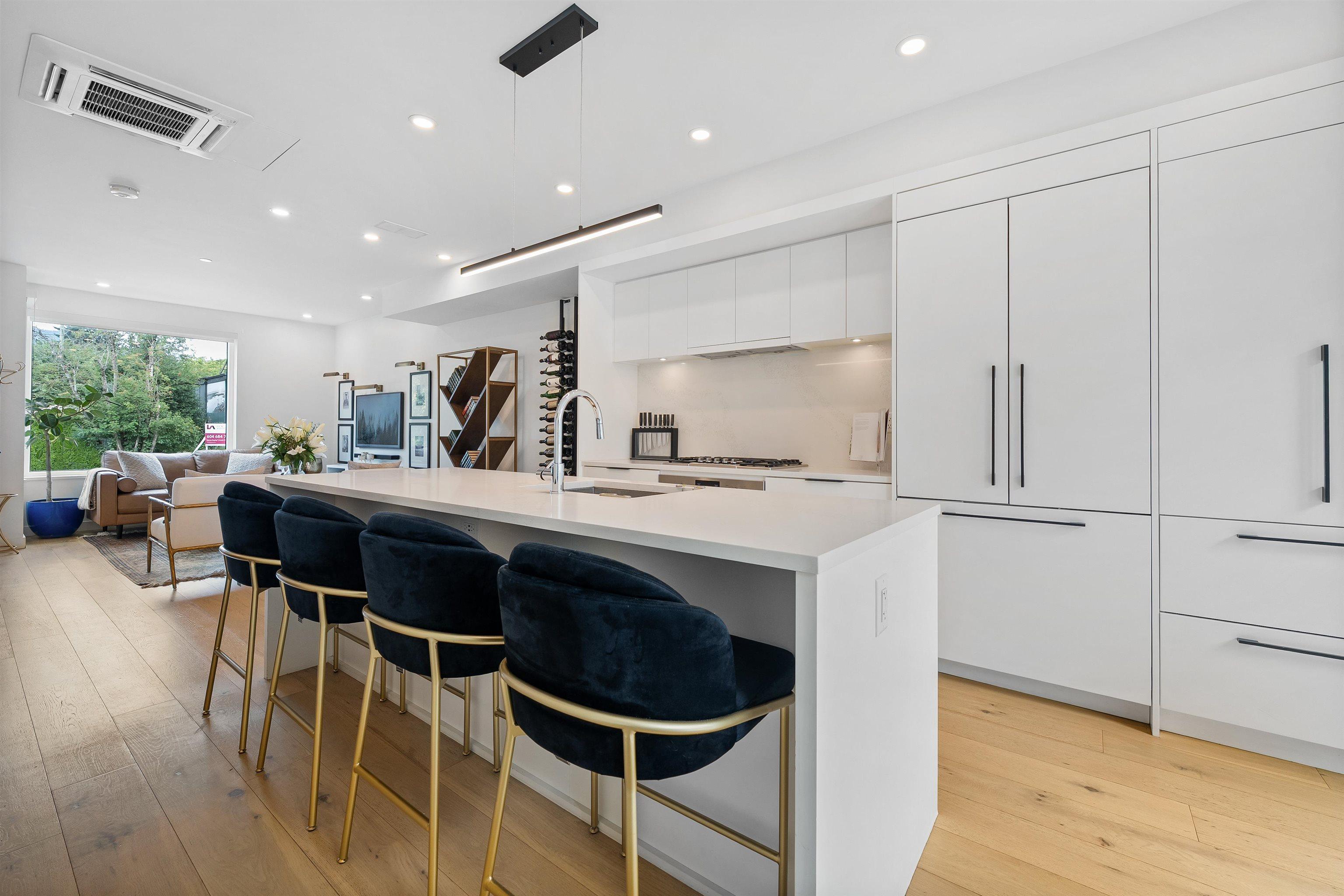 mls:R3154899 Property Address: 207 649 E 3 STREET, North Vancouver BC V7L 1G6