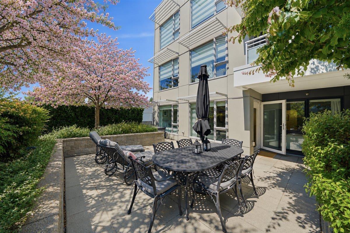 mls:R3156460 Property Address: 207 1061 MARINE DRIVE, North Vancouver BC V7P 1S6