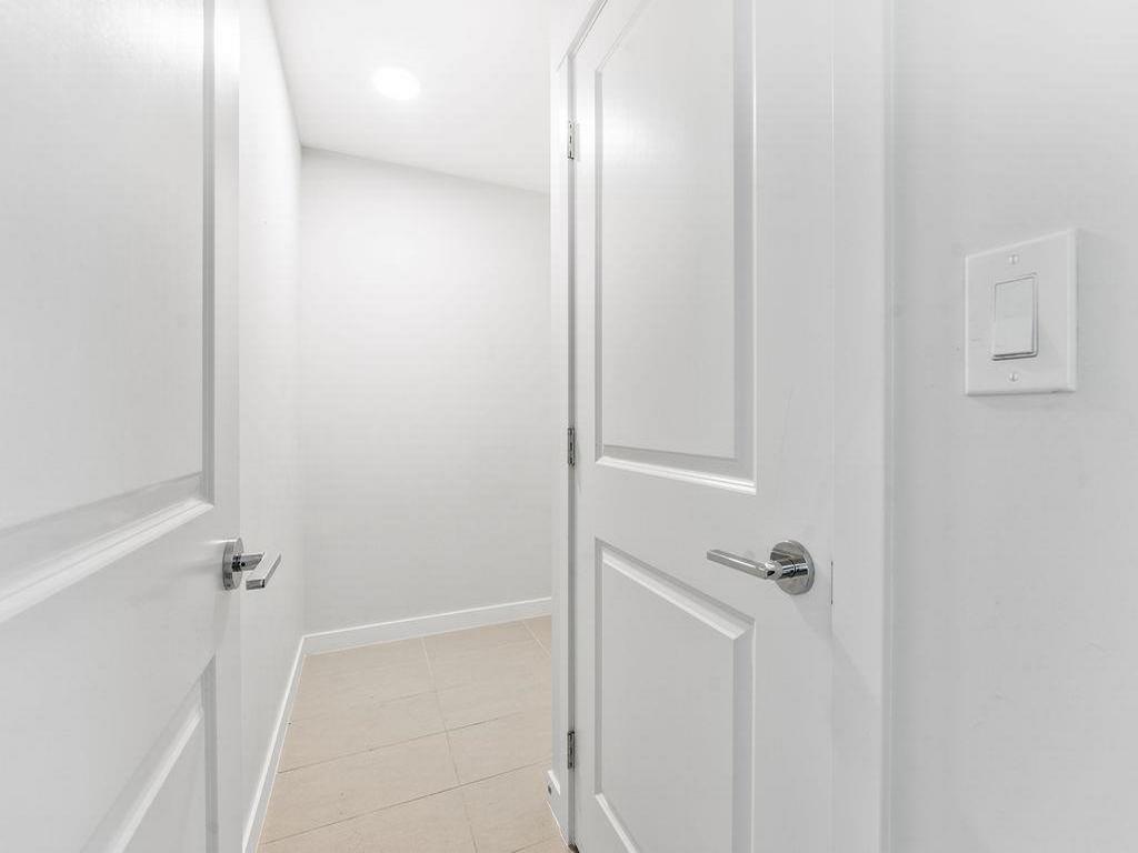 Listing Image for R2983094