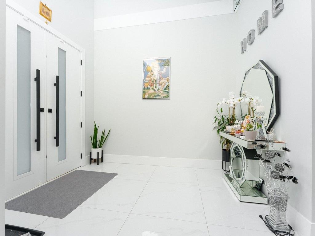 Listing Image for R2989681