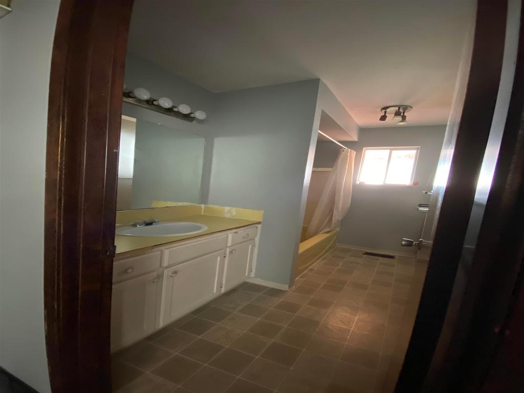 Listing Image for R2995796