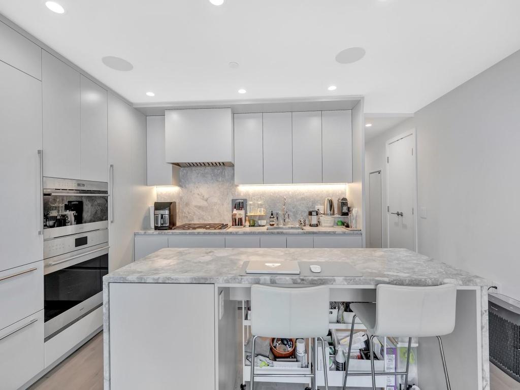 Listing Image for R2998667