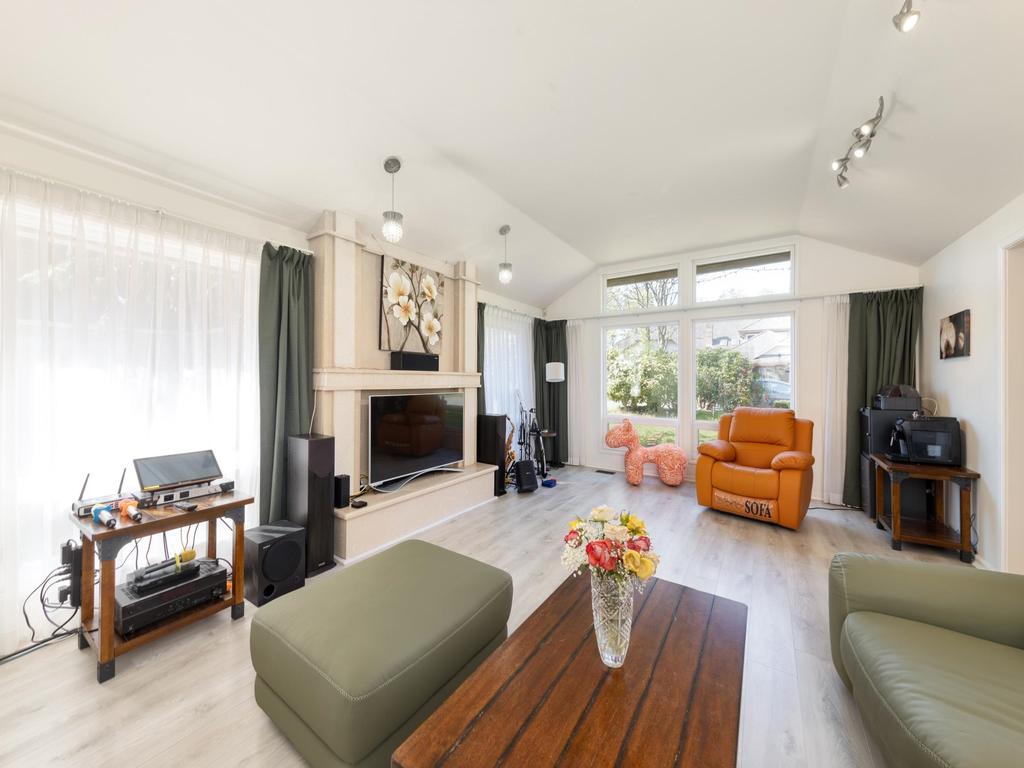 Listing Image for R2999777