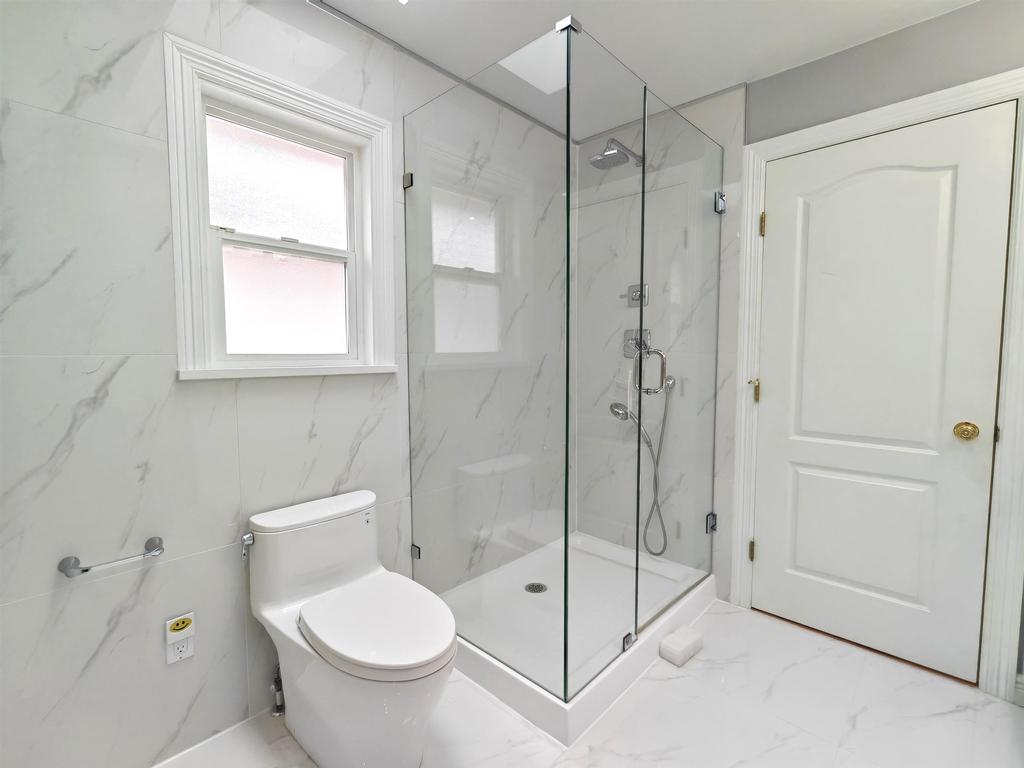 Listing Image for R3002004