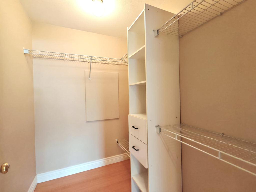 Listing Image for R3002004