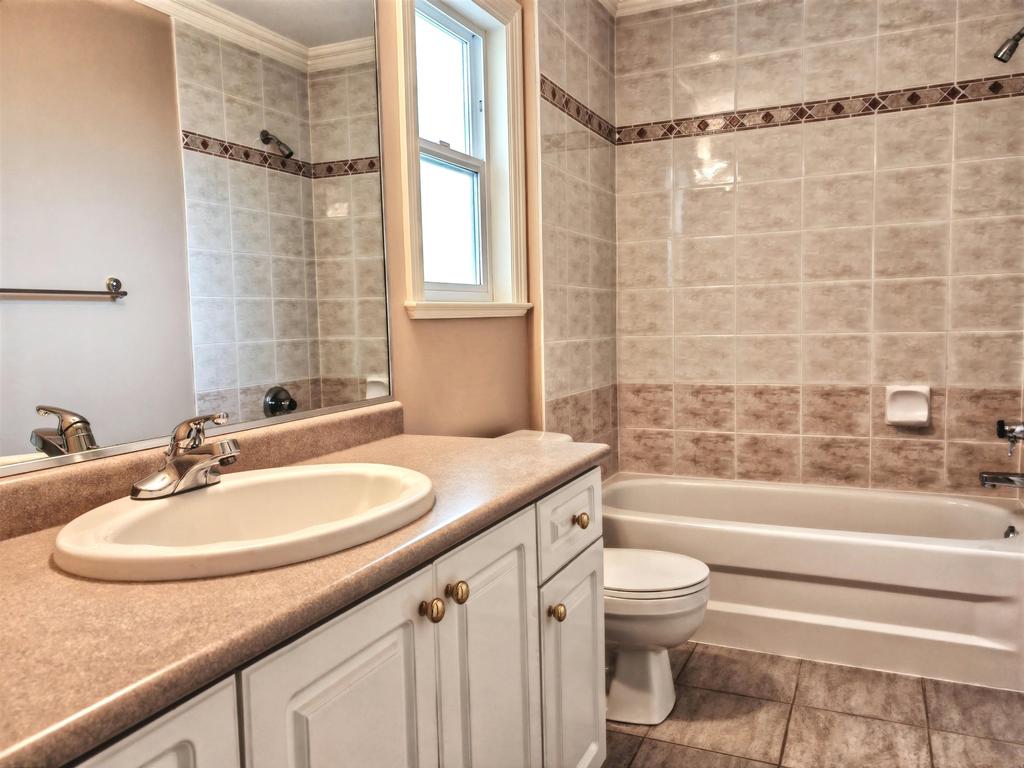 Listing Image for R3002004