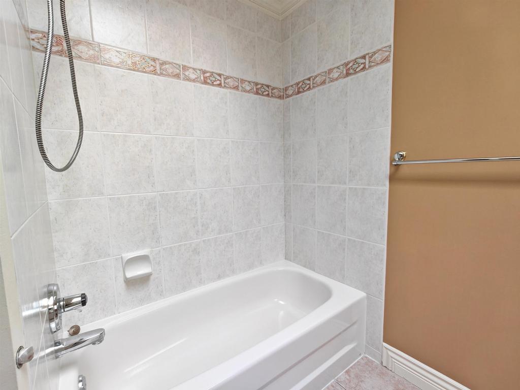 Listing Image for R3002004