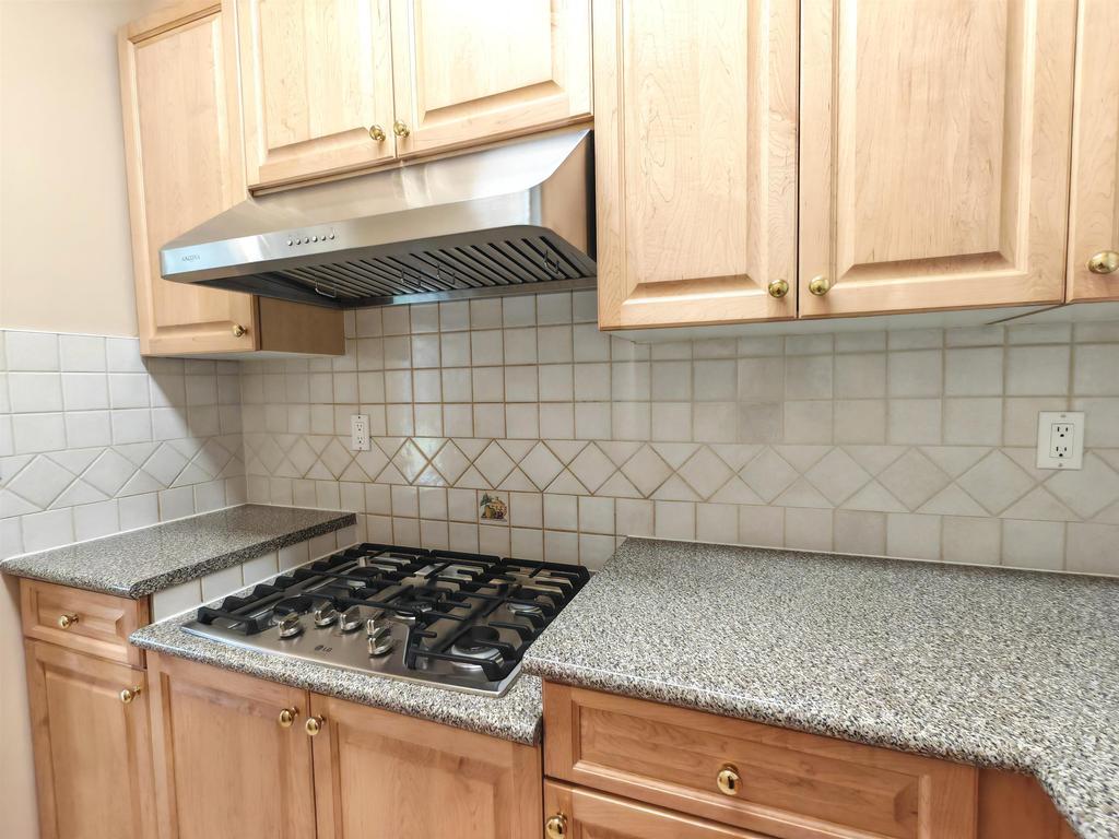 Listing Image for R3002004