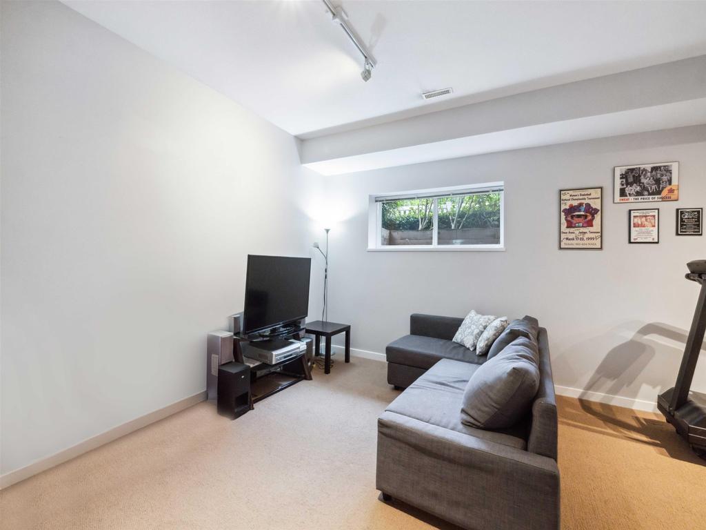 Listing Image for R3004658