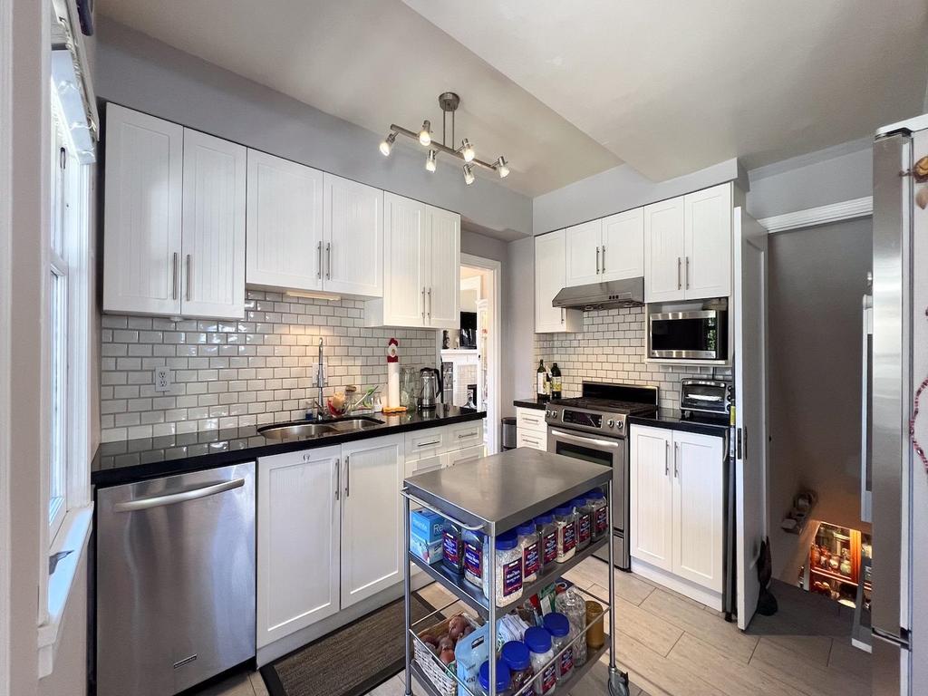 Listing Image for R3008977