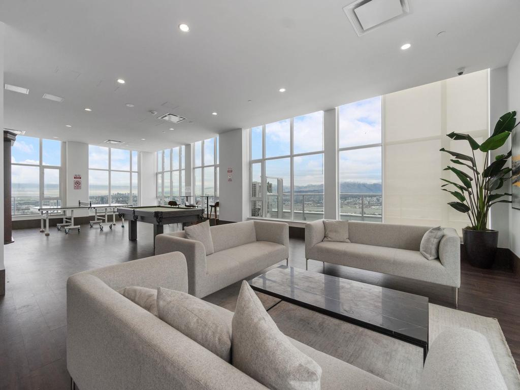 Listing Image for R3034945