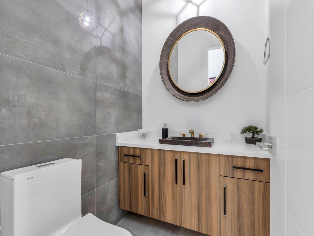 Listing Image for R3037093