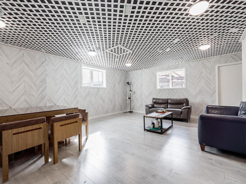 Listing Image for R3040303