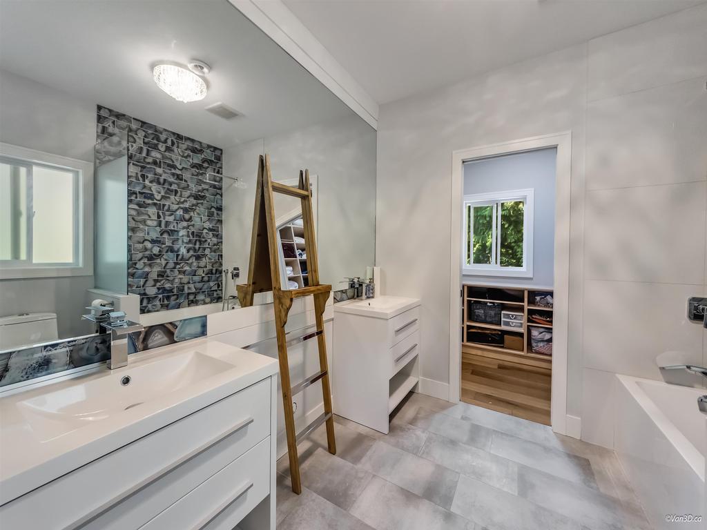 Listing Image for R3040621