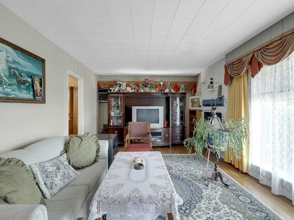 Listing Image for R3040850