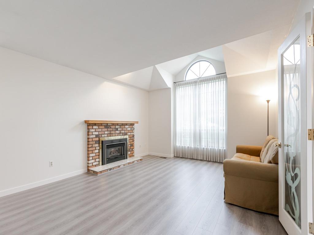 Listing Image for R3046393