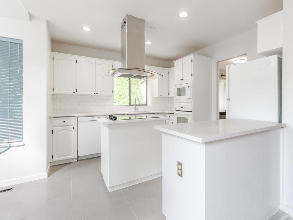 Listing Image for R3046393