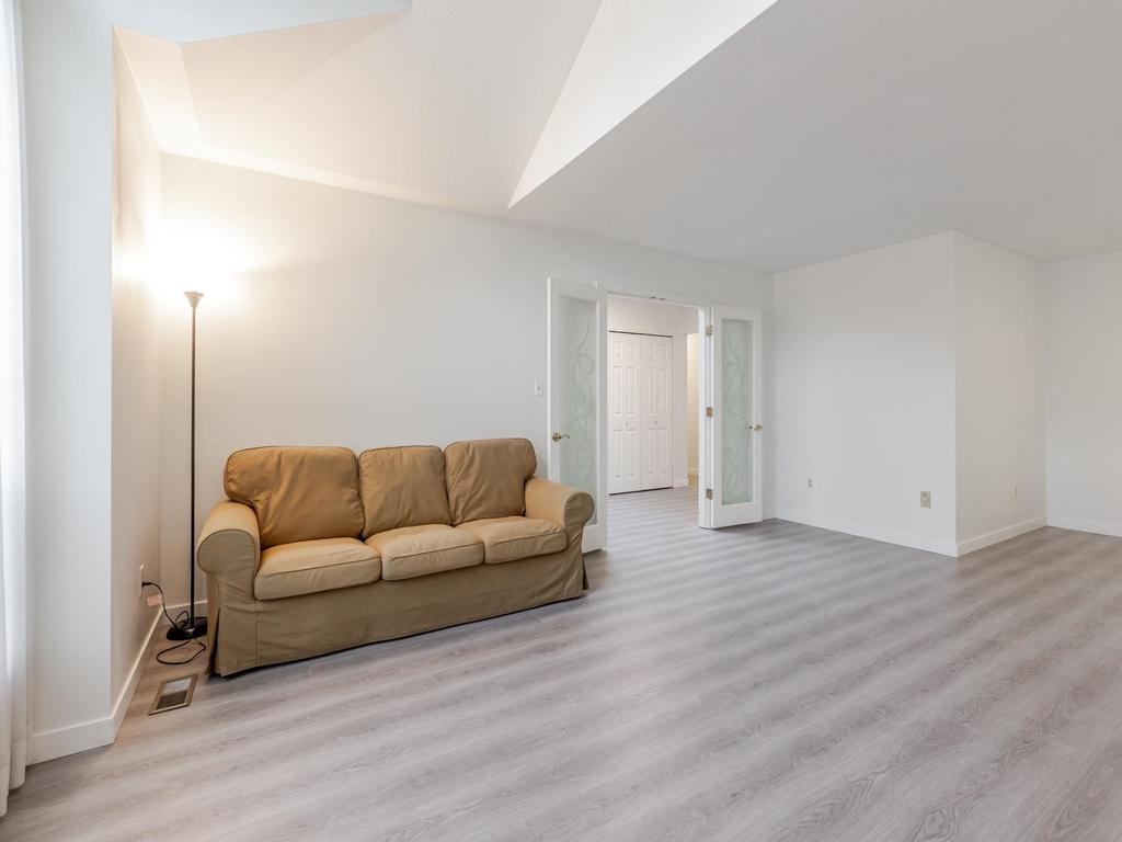 Listing Image for R3046393