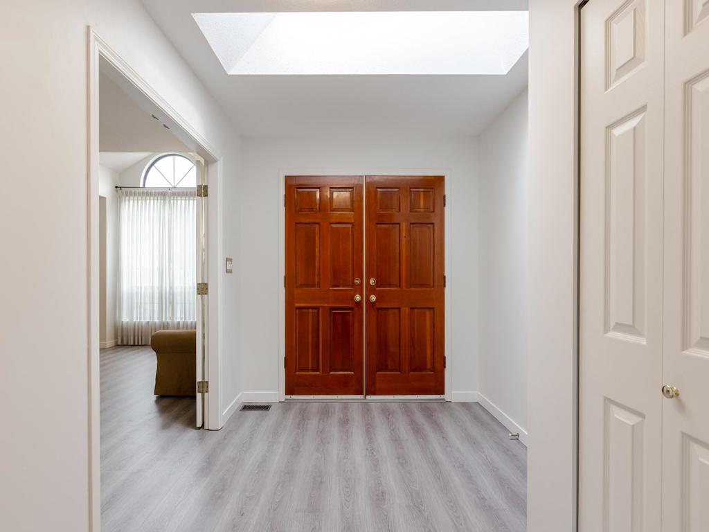 Listing Image for R3046393