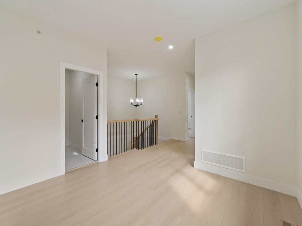 Listing Image for R3046396