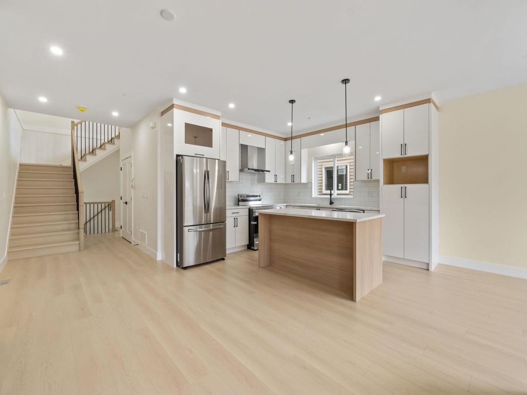 Listing Image for R3046396