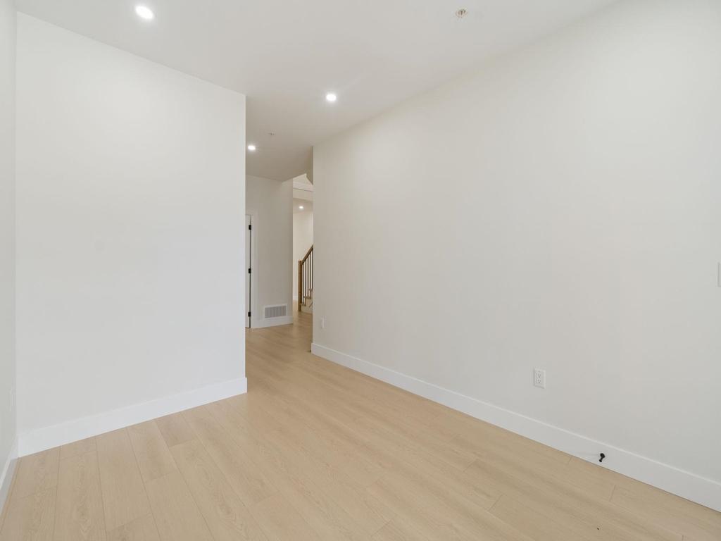 Listing Image for R3046396