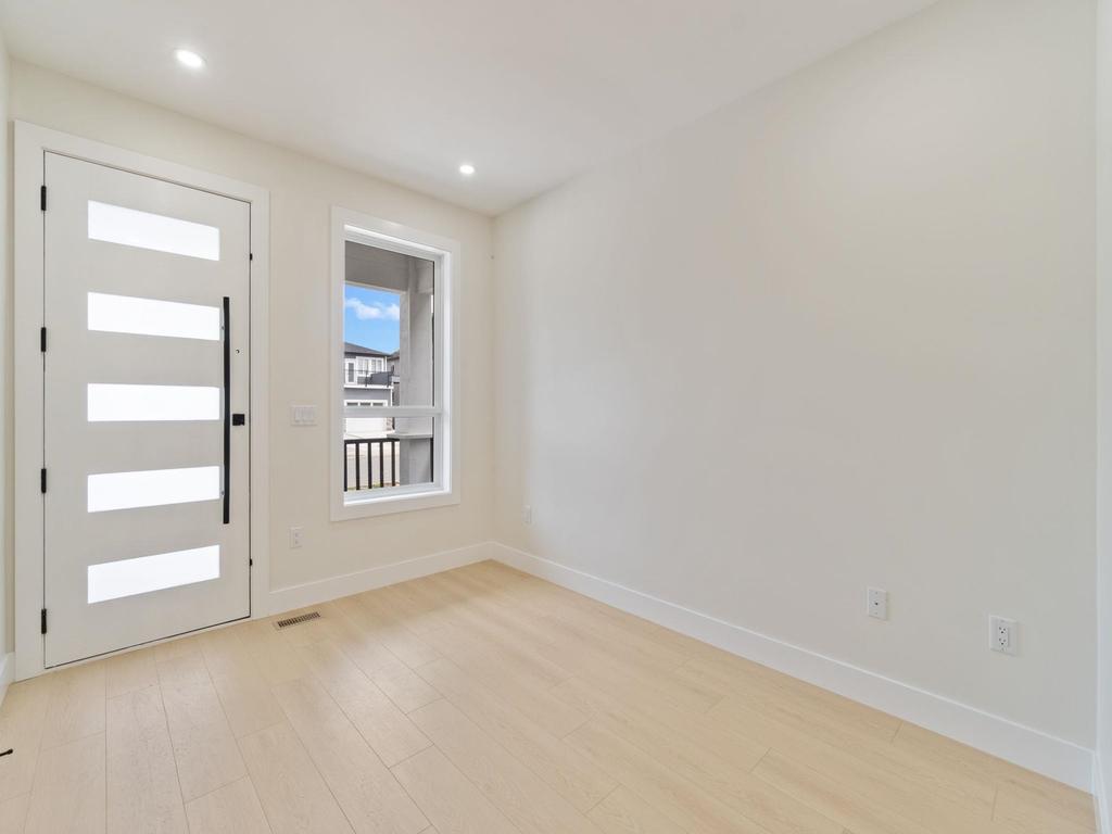 Listing Image for R3046396