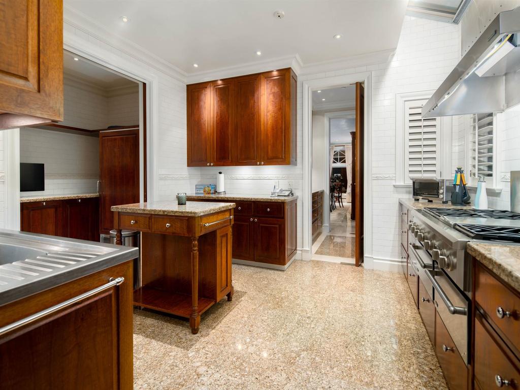 Listing Image for R3047947