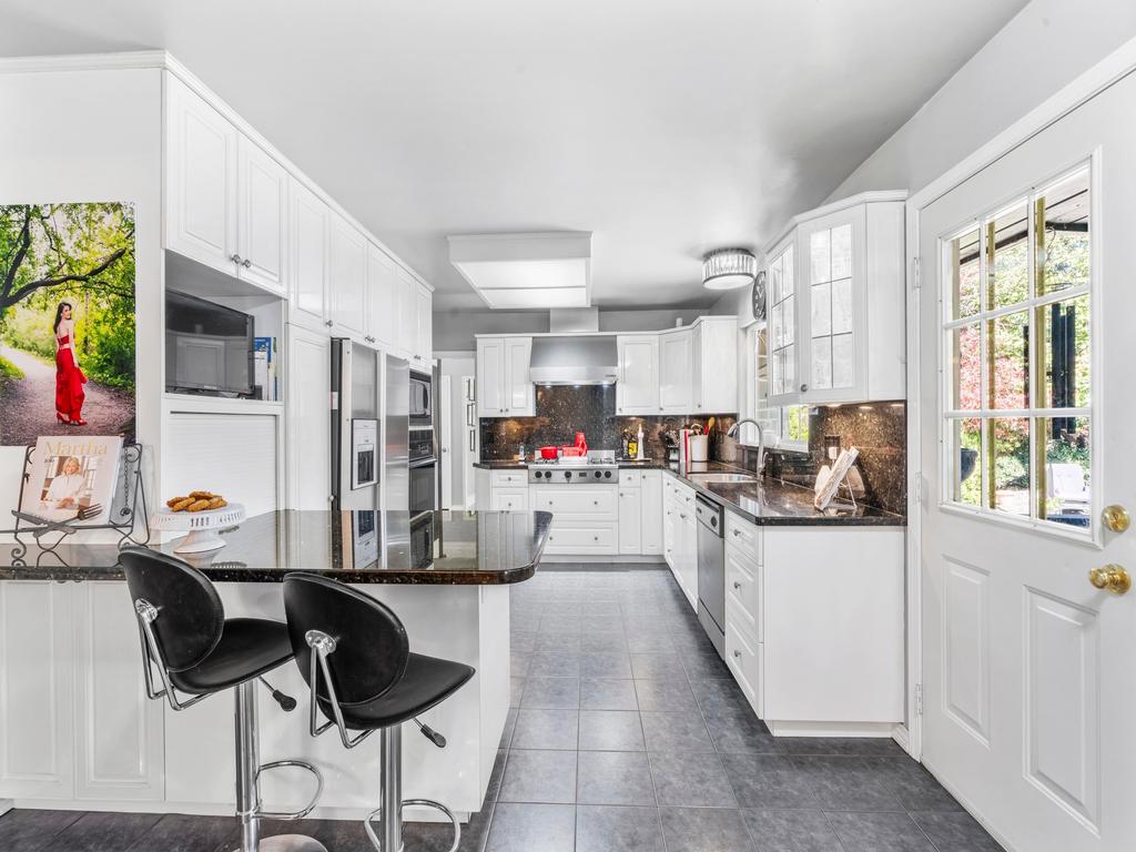 Listing Image for R3048340