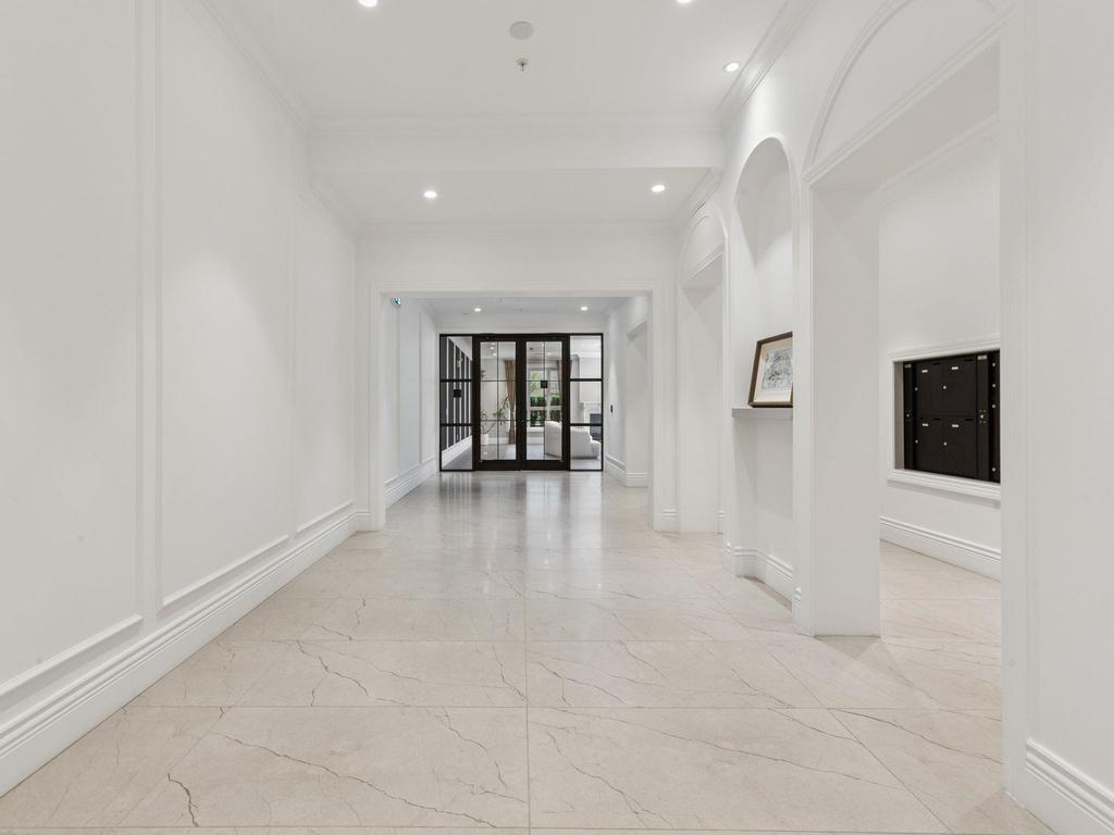 Listing Image for R3048952