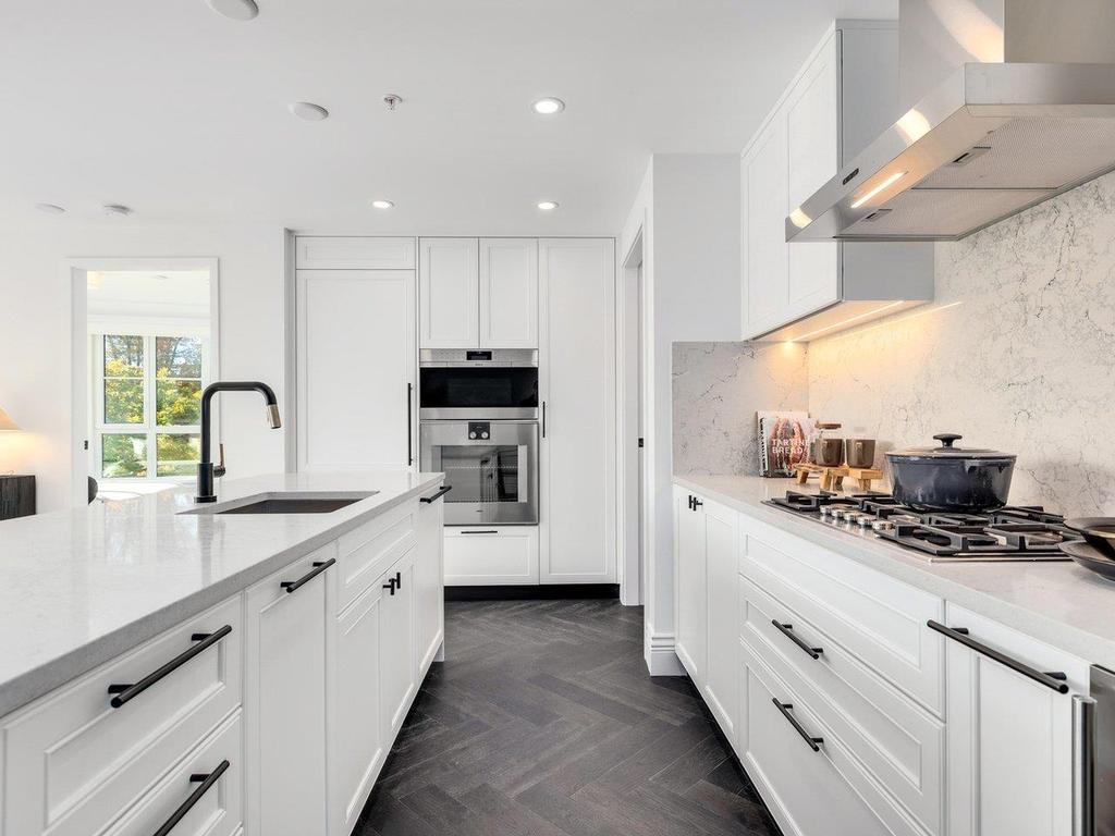 Listing Image for R3048952