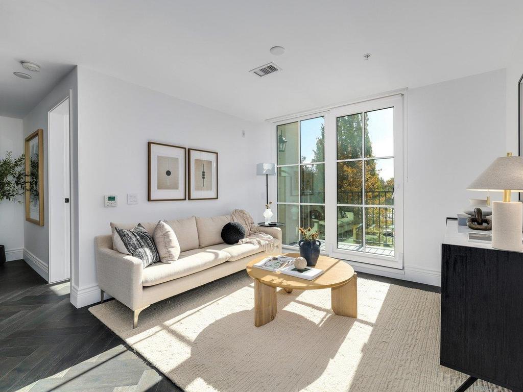 Listing Image for R3048952