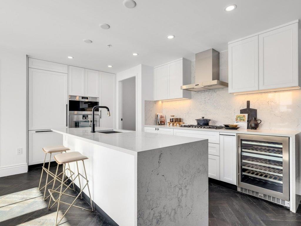 Listing Image for R3048952