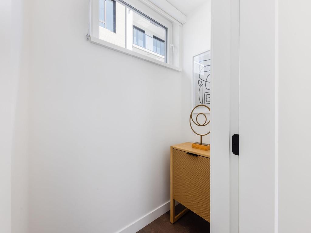 Listing Image for R3049095