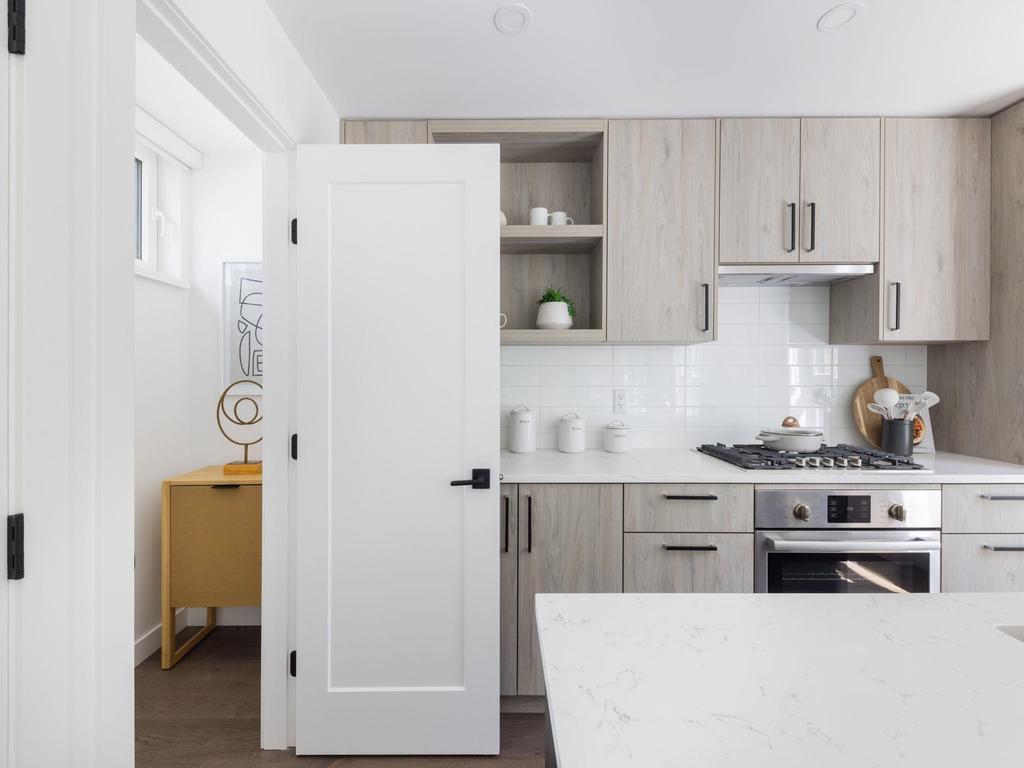 Listing Image for R3049095