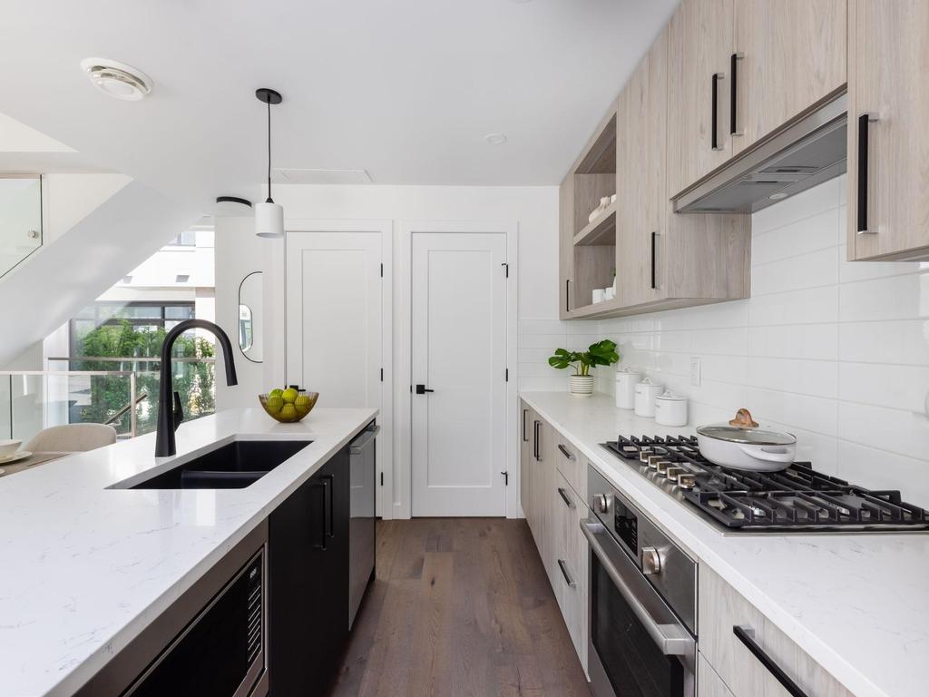 Listing Image for R3049095