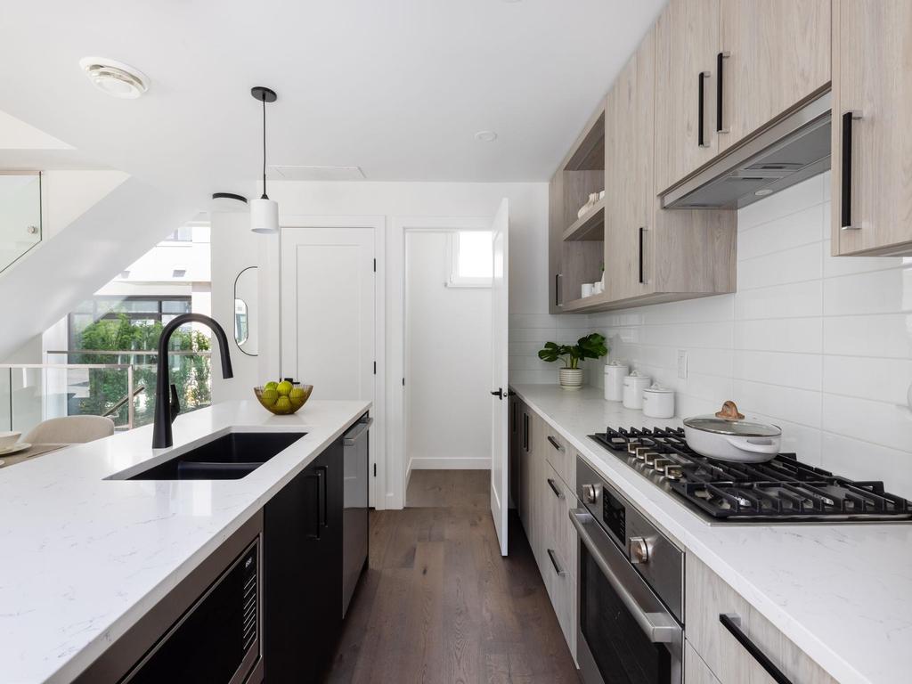 Listing Image for R3049095