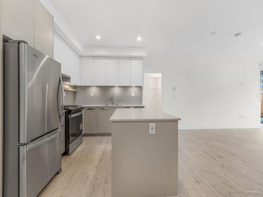 Listing Image for R3049323