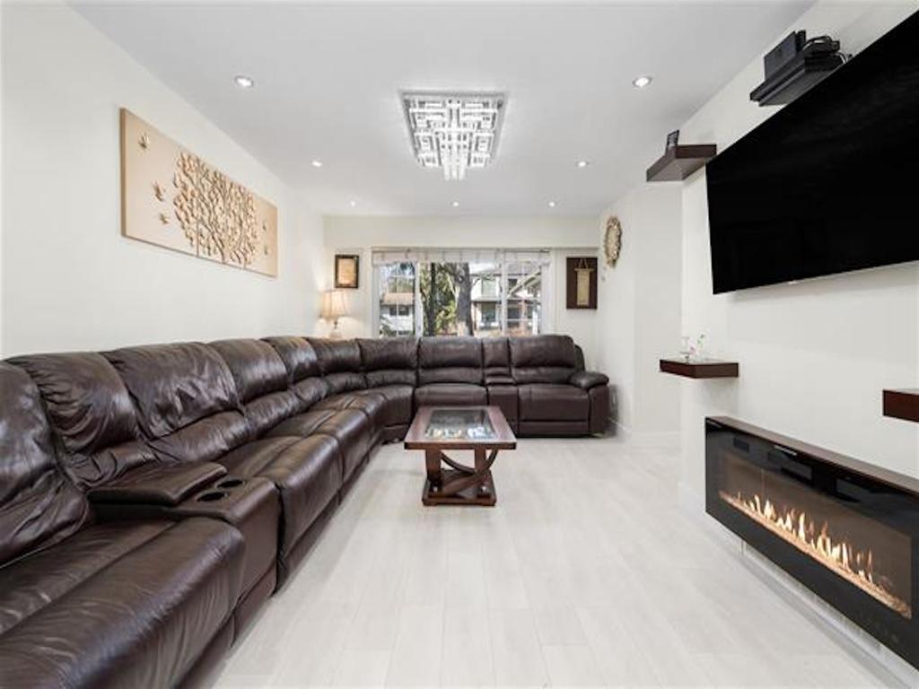 Listing Image for R3056589