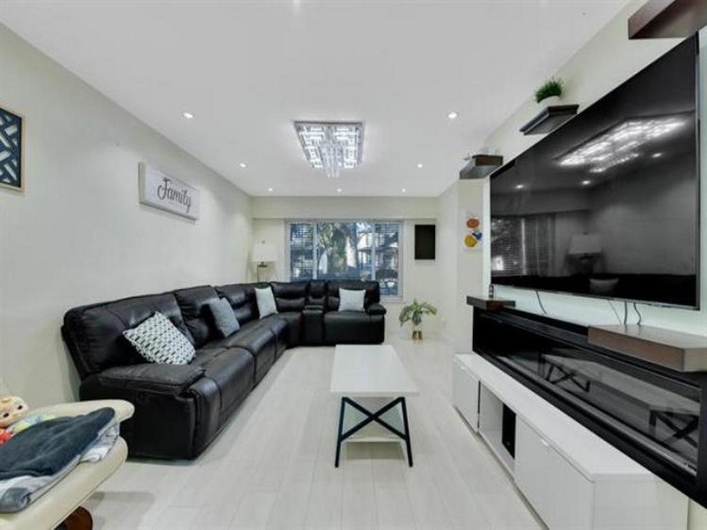 Listing Image for R3056589