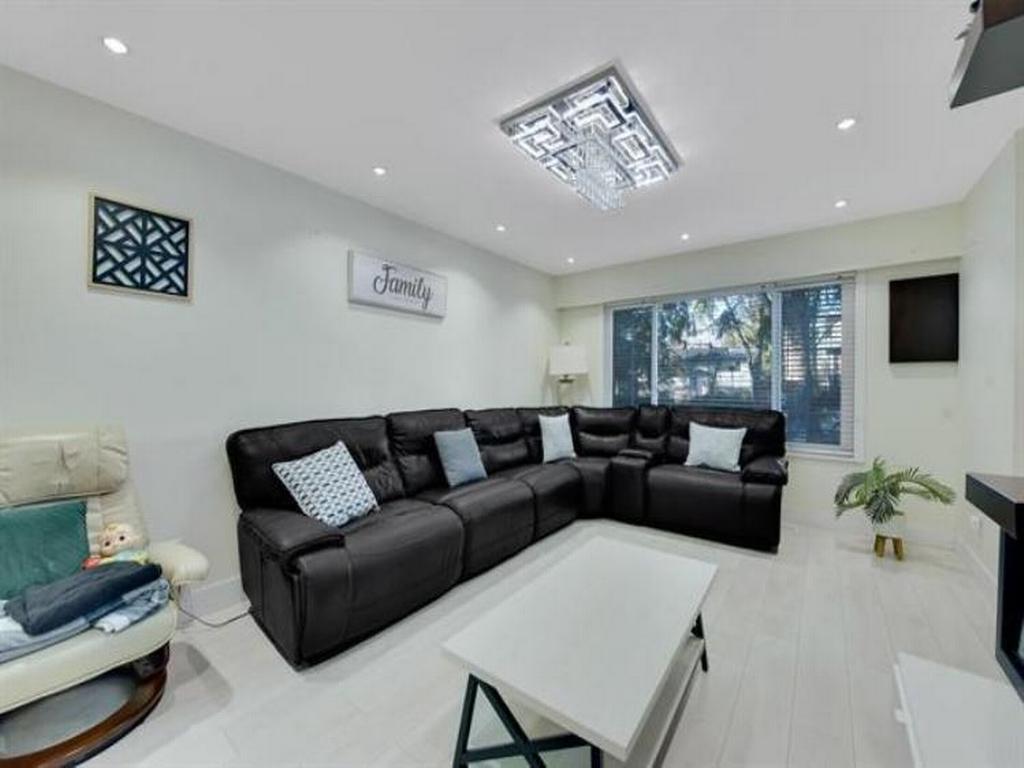 Listing Image for R3056589