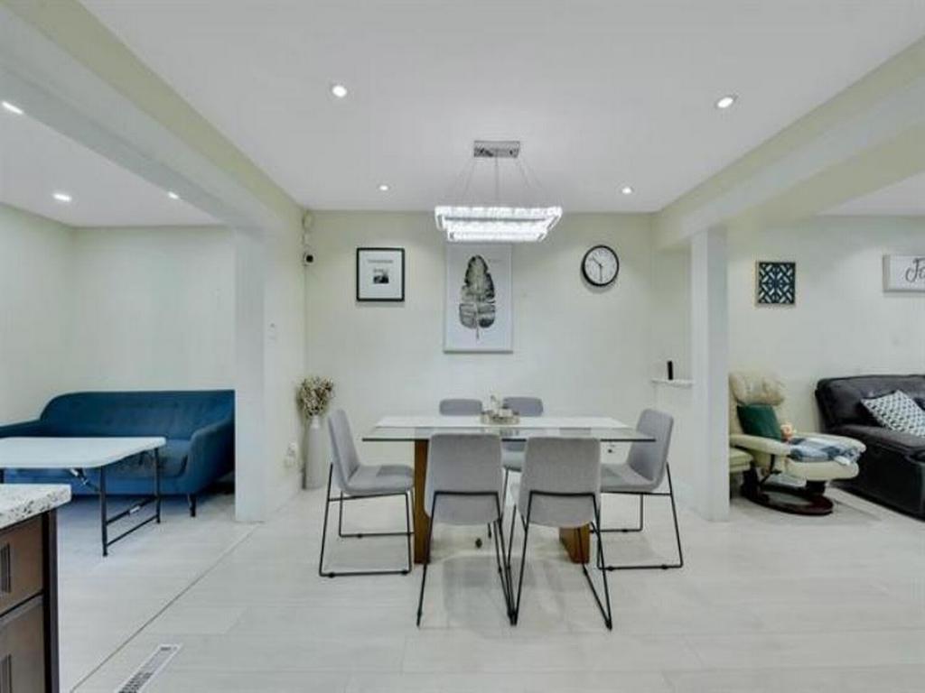 Listing Image for R3056589