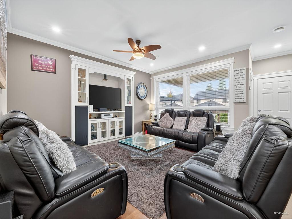 Listing Image for R3056656