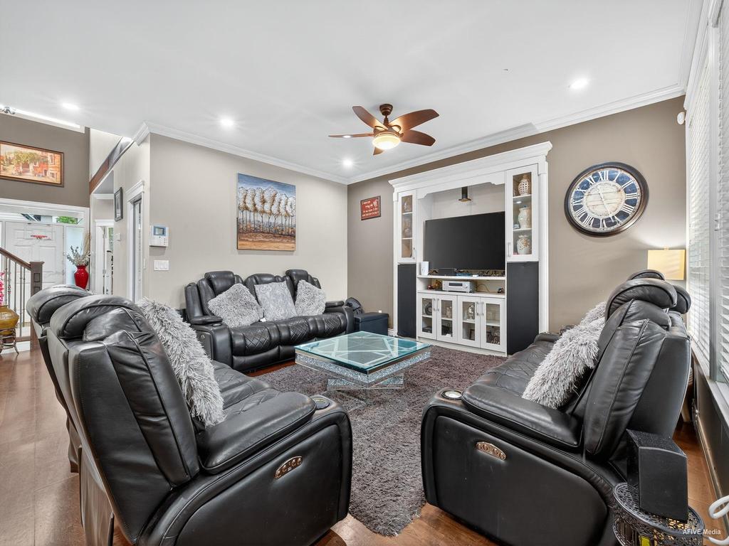 Listing Image for R3056656