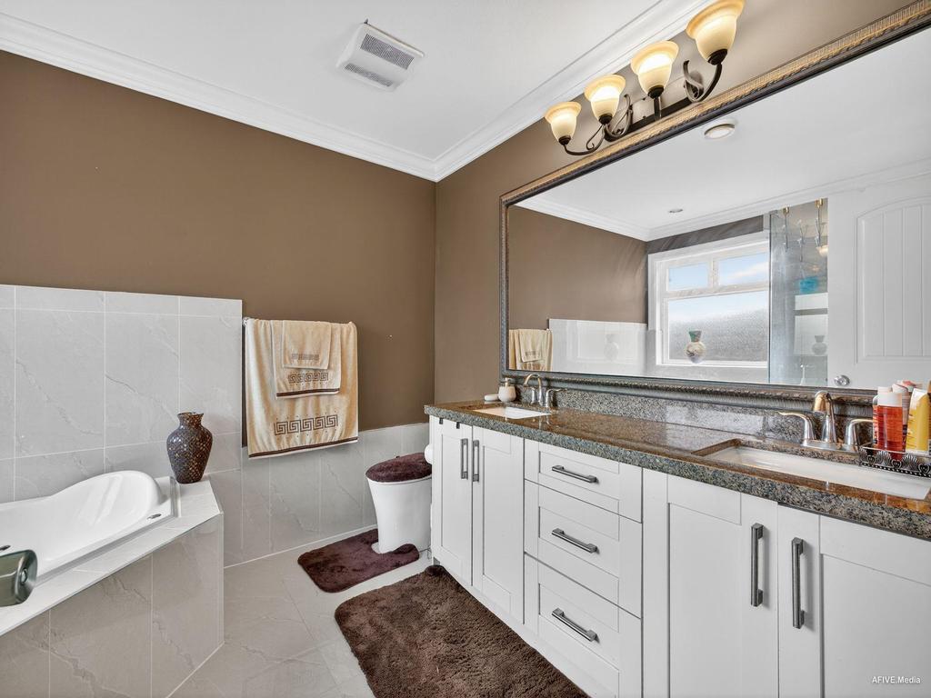 Listing Image for R3056656